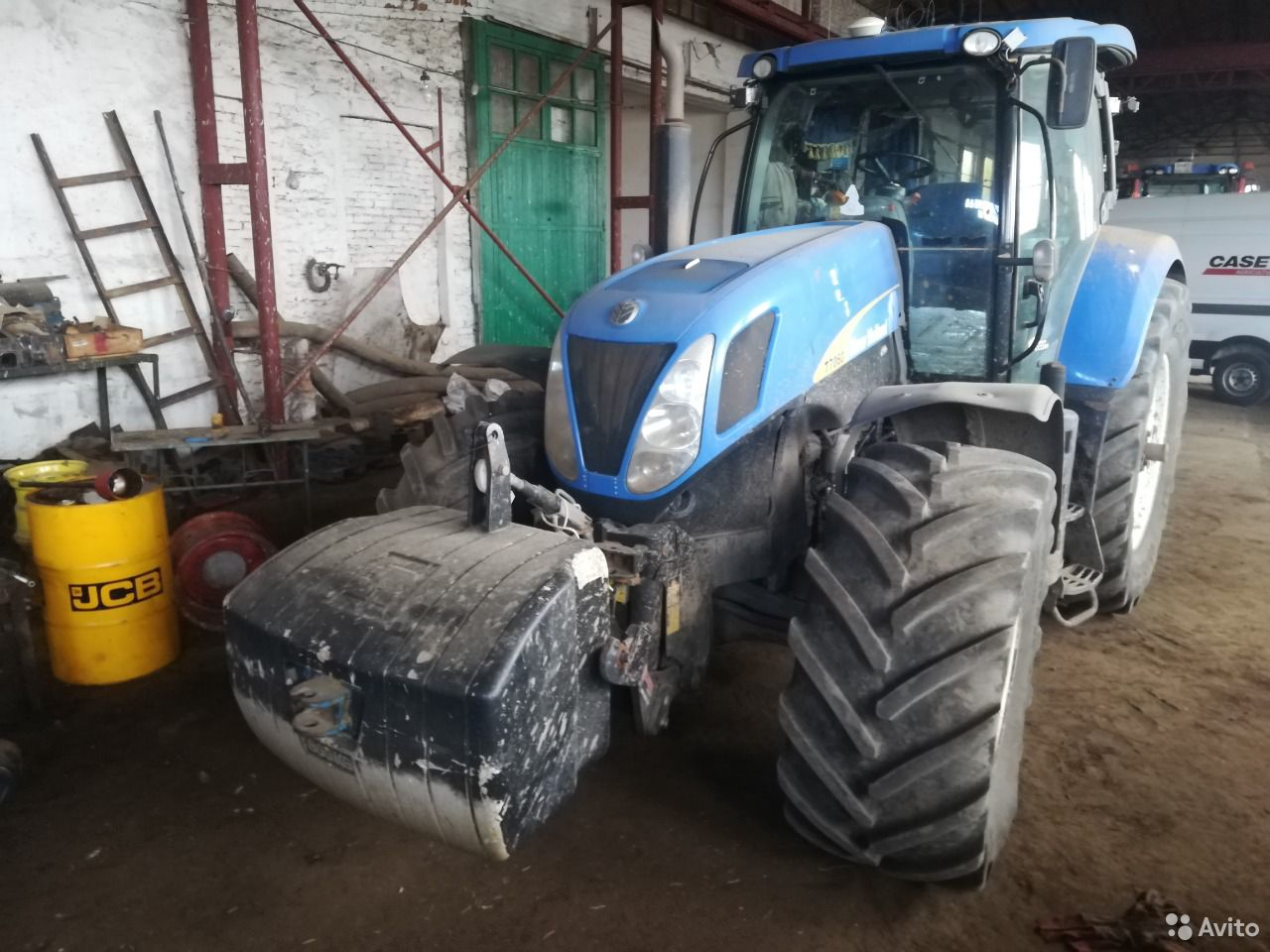 Трактор NEW Holland T7060