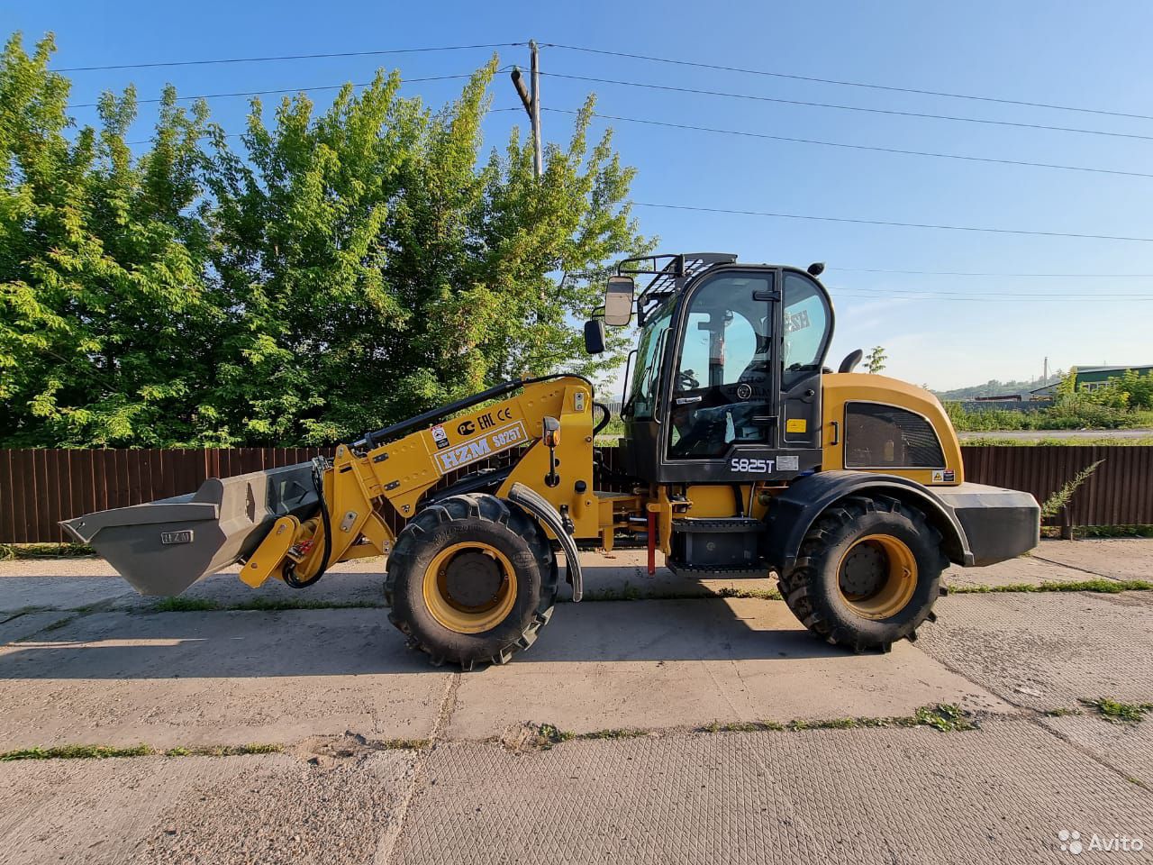 Телескопический погрузчик HZM S825T