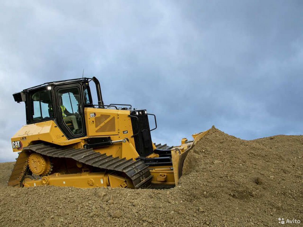 Гусеничный бульдозер Caterpillar D5