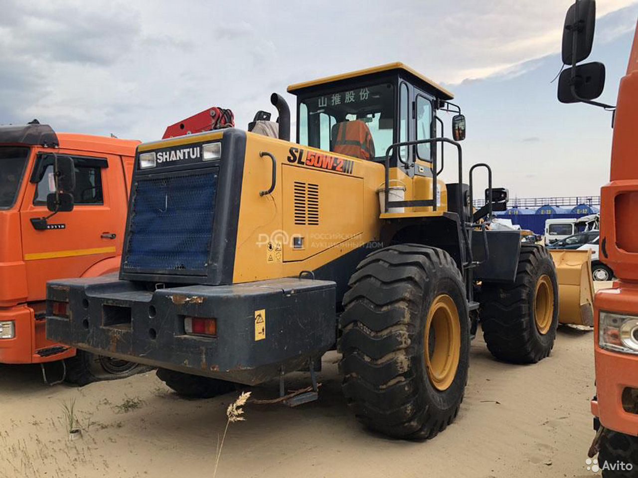 Фронтальный погрузчик Shantui SL50W