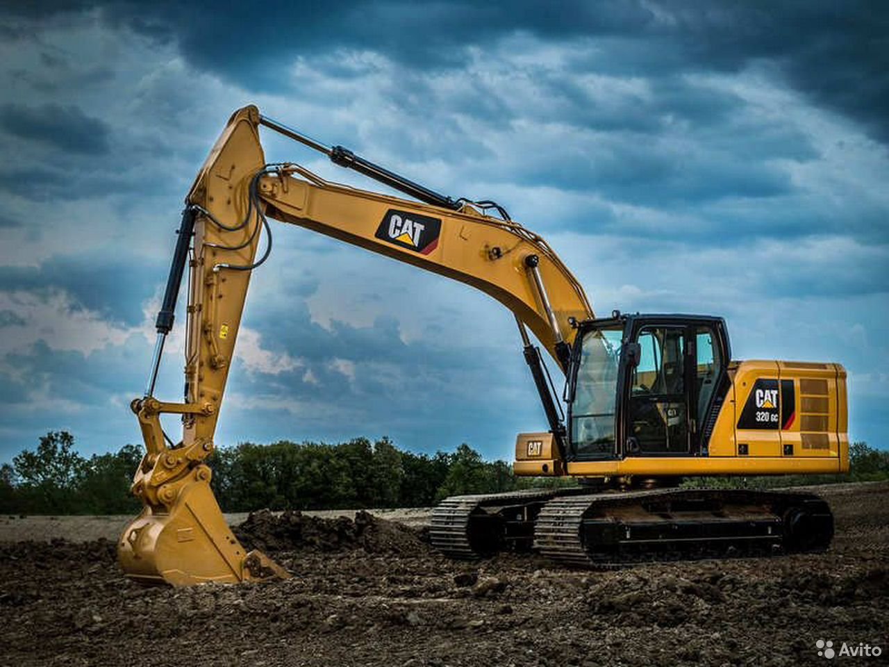 Гусеничный экскаватор Caterpillar 320 GC