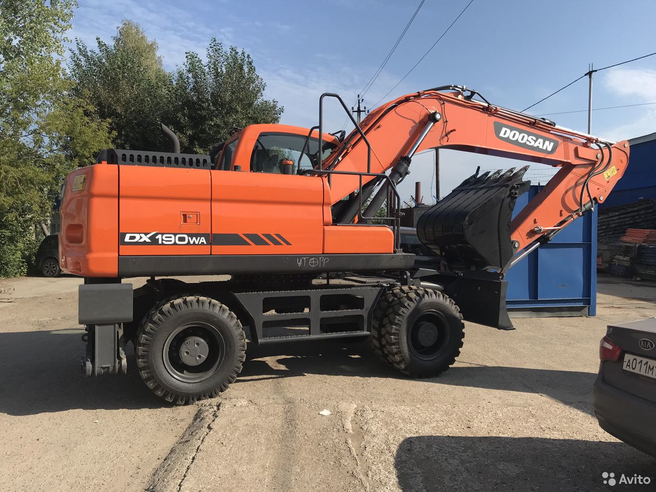 Колесный экскаватор Doosan DX190WA