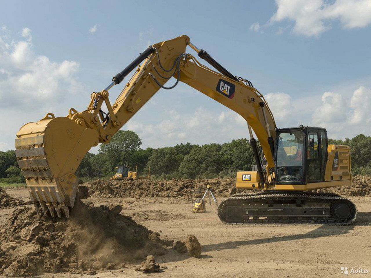 Гусеничный экскаватор Caterpillar 320 GC