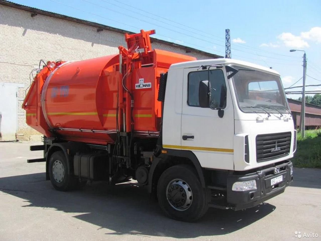 Мусоровоз Коммаш-Мценск КО-449-33 на шасси МАЗ 5340С2-585-013