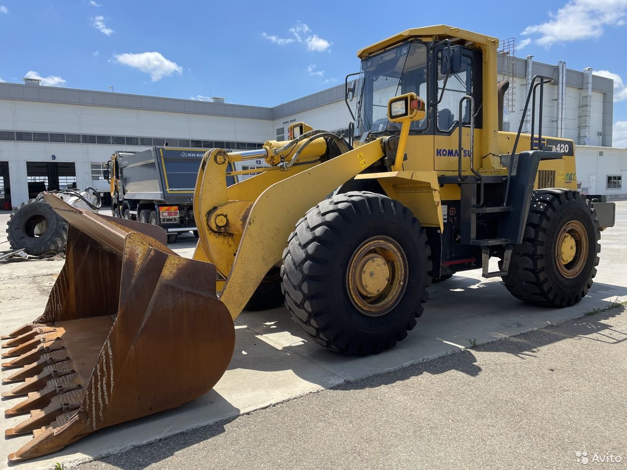 Фронтальный погрузчик Komatsu WA420-3