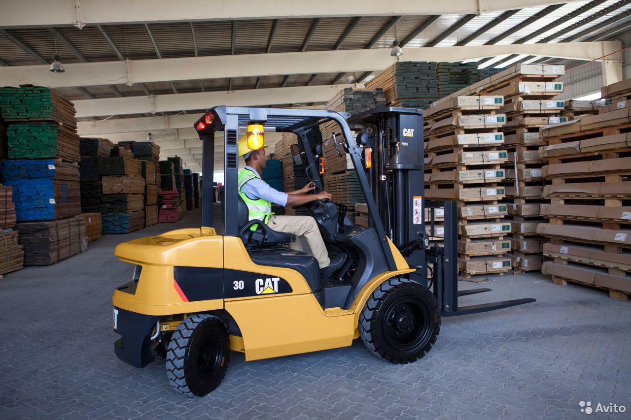 Вилочный погрузчик Caterpillar DP30