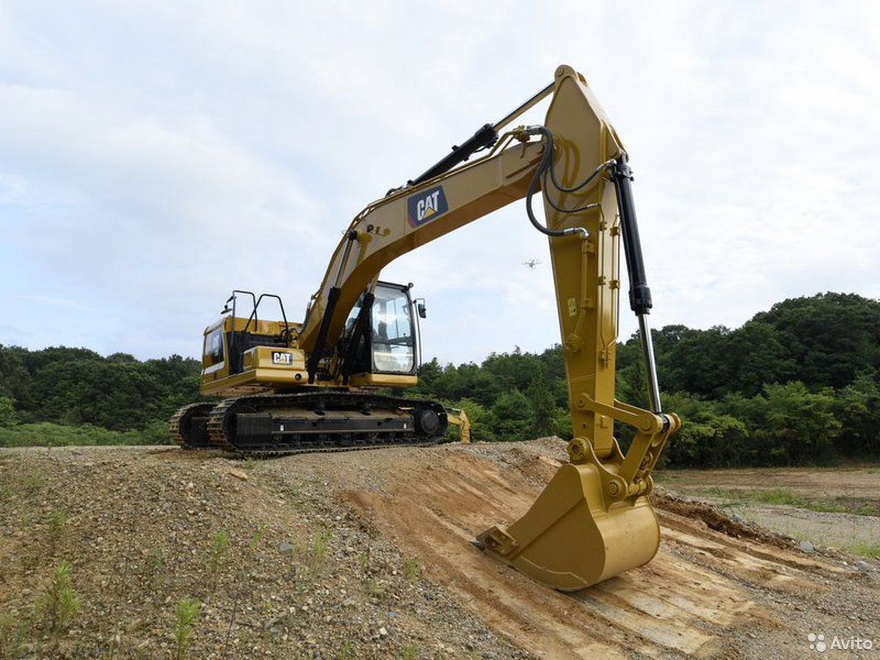 Гусеничный экскаватор Caterpillar 320