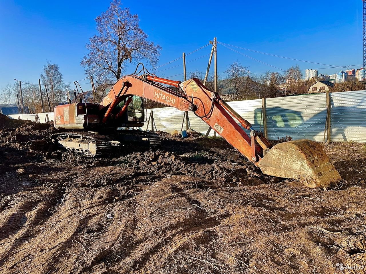 Гусеничный экскаватор Hitachi ZAXIS 200LC-3