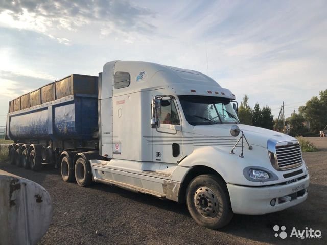 Седельный тягач Freightliner Columbia