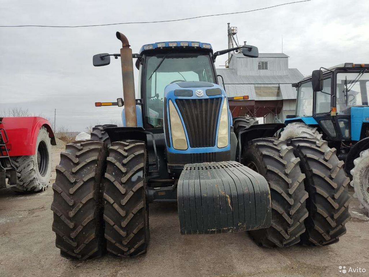 Трактор New Holland T8040