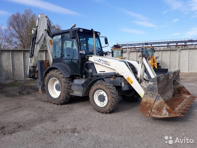 Экскаватор-погрузчик Terex TLB 825-RM