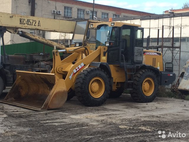 Фронтальный погрузчик XCMG LW300FN