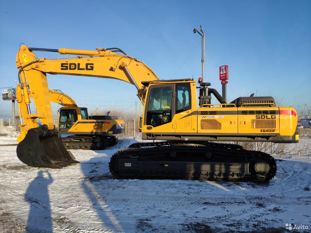 Гусеничный экскаватор SDLG E6400F