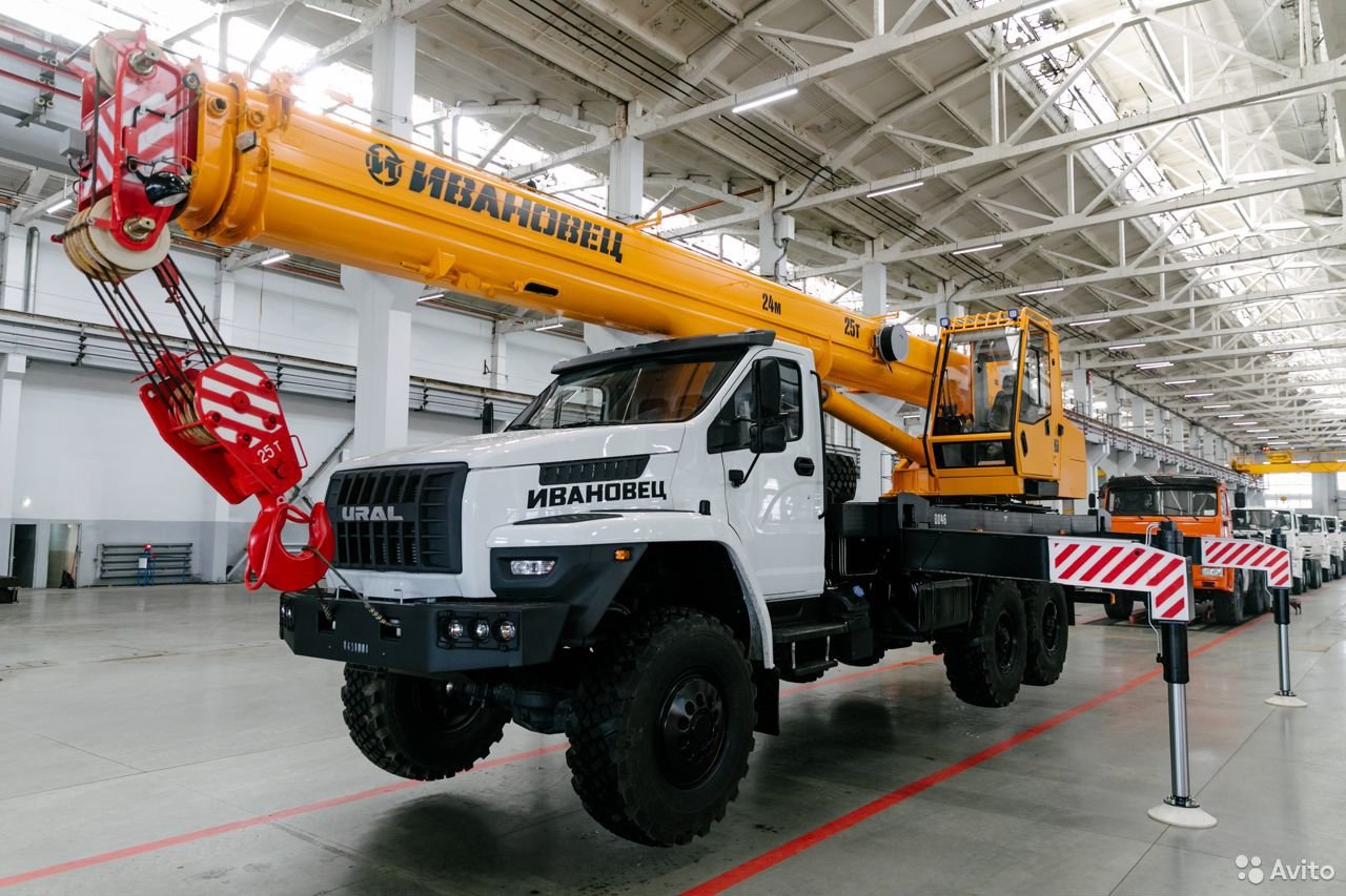 Автокран Ивановец КС-45717-2М
