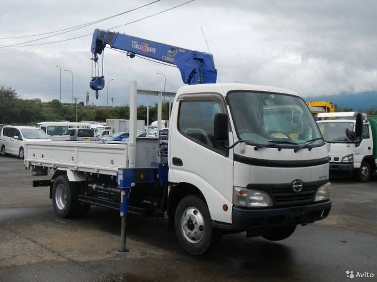 Бортовой грузовик с КМУ HINO 300 (Dutro)