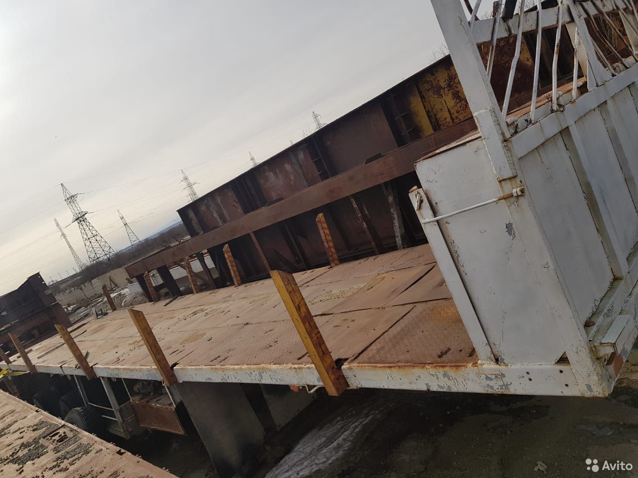 Бортовой полуприцеп МАЗ 938660