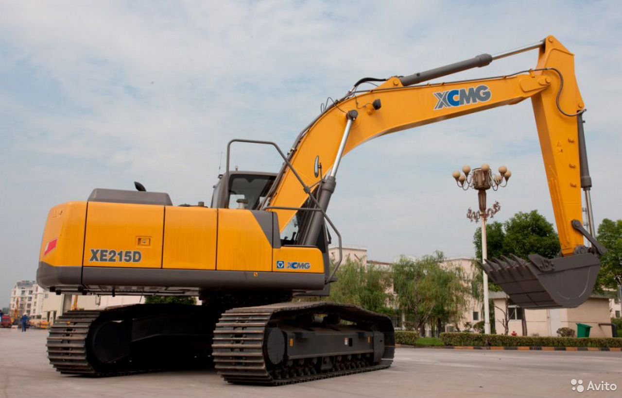 Гусеничный экскаватор XCMG XE215D
