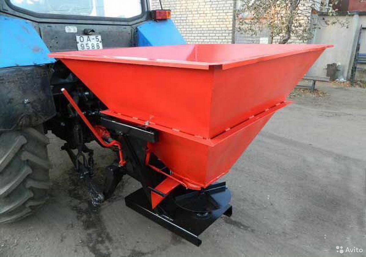 Навесной пескоразбрасыватель СмолТра РН-1,3.000
