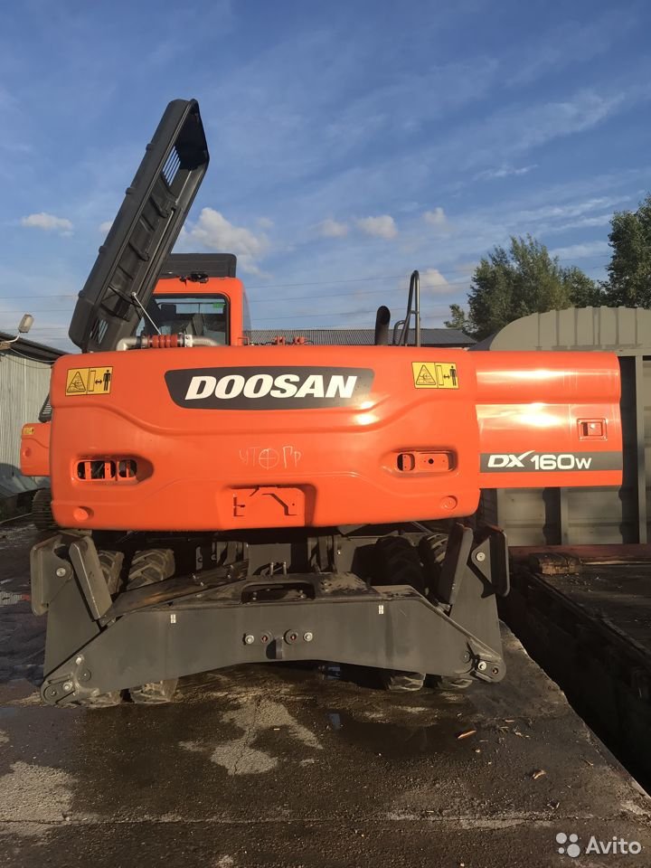Колесный экскаватор Doosan DX160W
