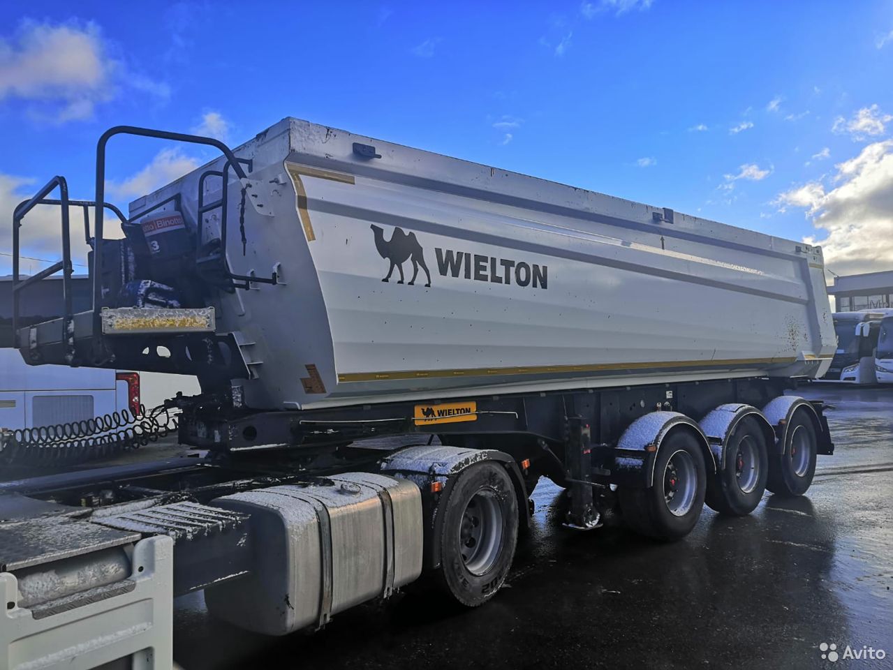 Самосвальный полуприцеп Wielton NW 3