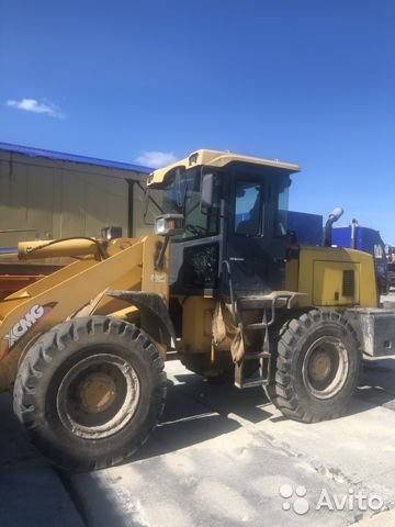 Фронтальный погрузчик XCMG LW300