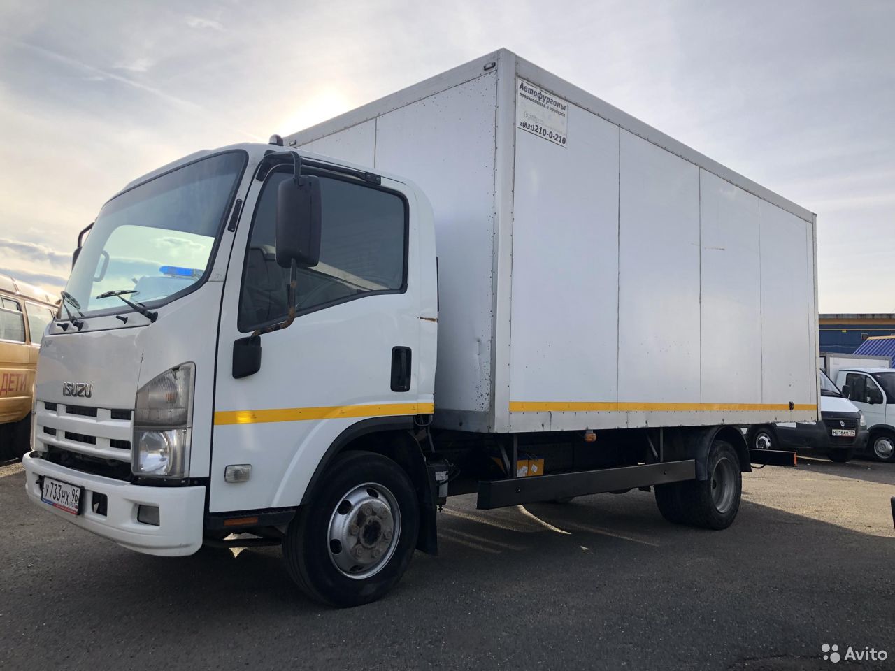 Изотермический фургон Isuzu ELF (N-series)