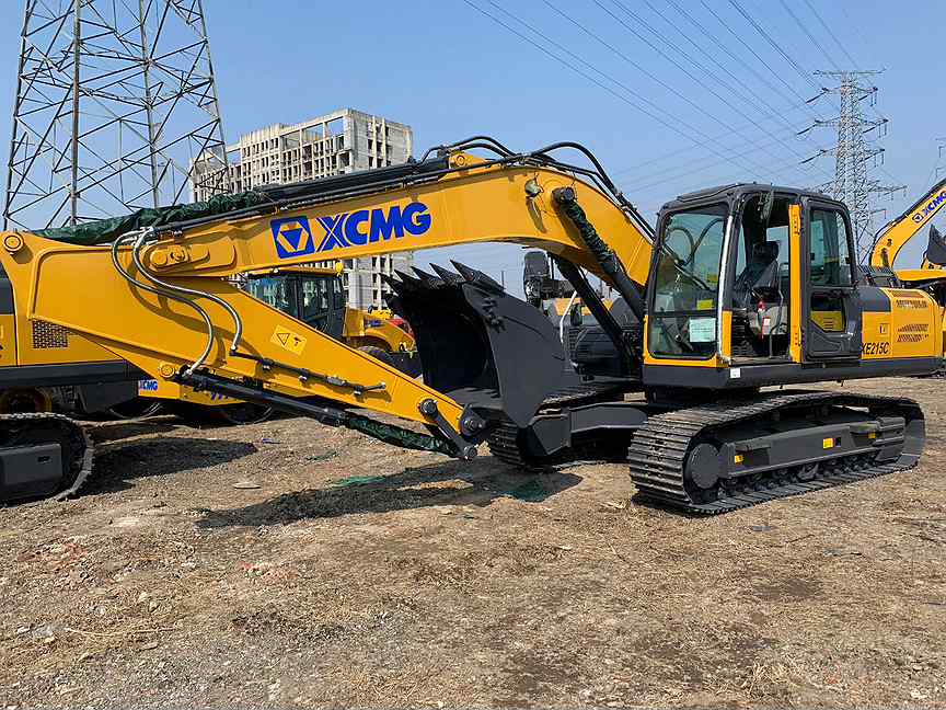 Гусеничный экскаватор XCMG XE215C