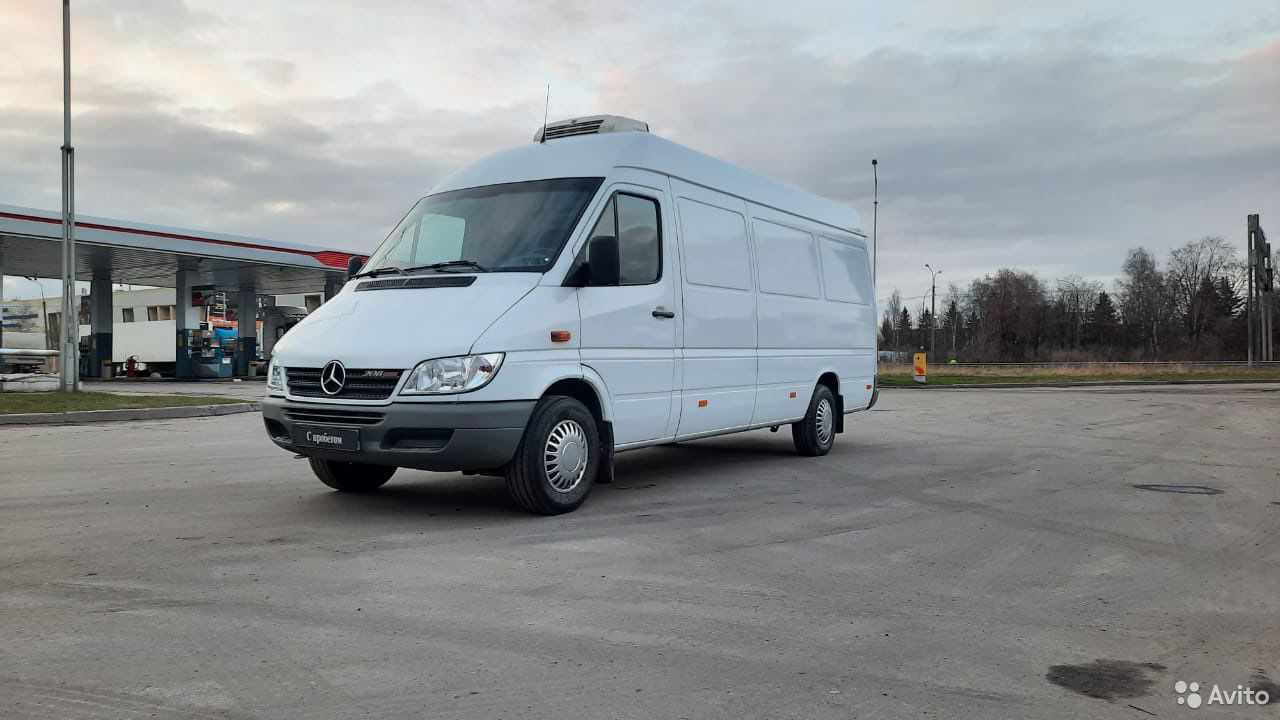 Цельнометаллический фургон Mercedes-Benz Sprinter
