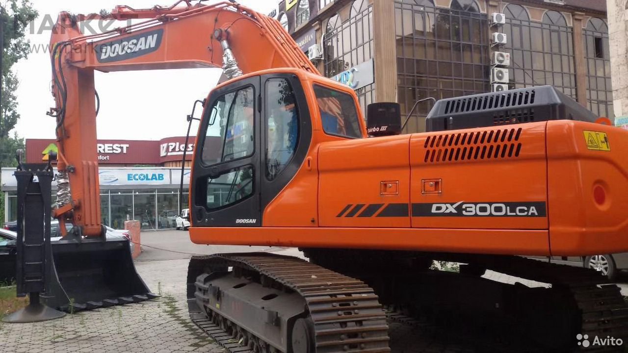 Гусеничный экскаватор DOOSAN DX300LCA
