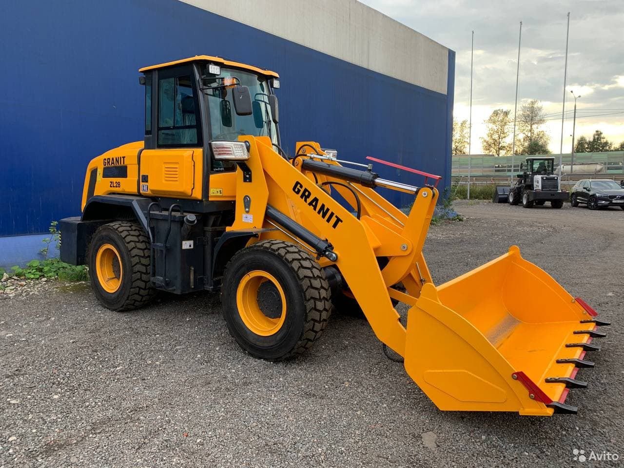 Фронтальный погрузчик Granit ZL28