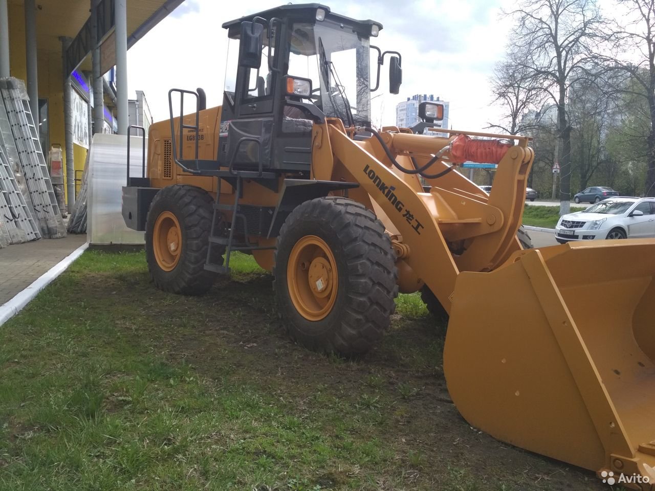 Фронтальный погрузчик Lonking LG833N