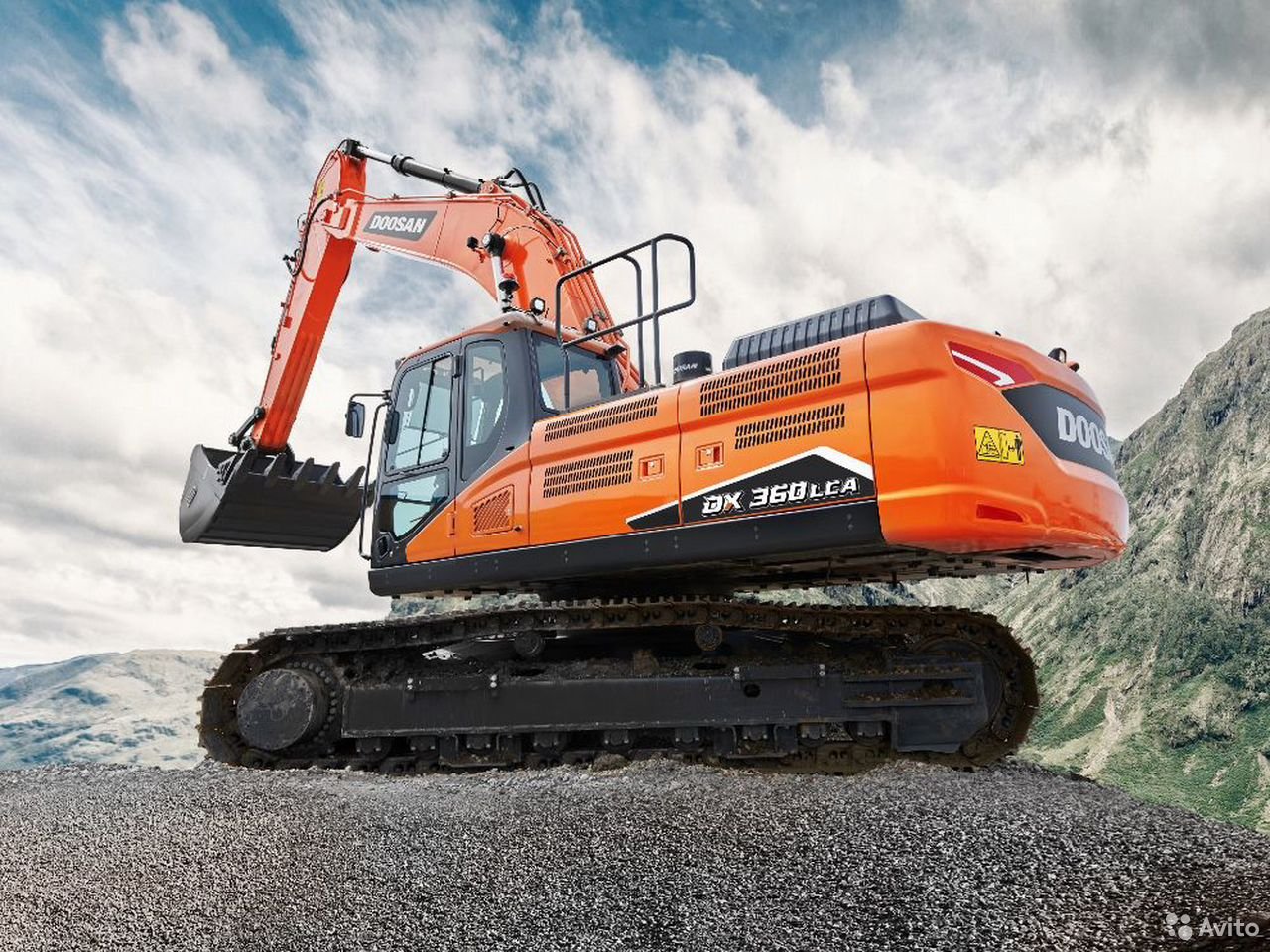 Гусеничный экскаватор DOOSAN DX360LCA-7M