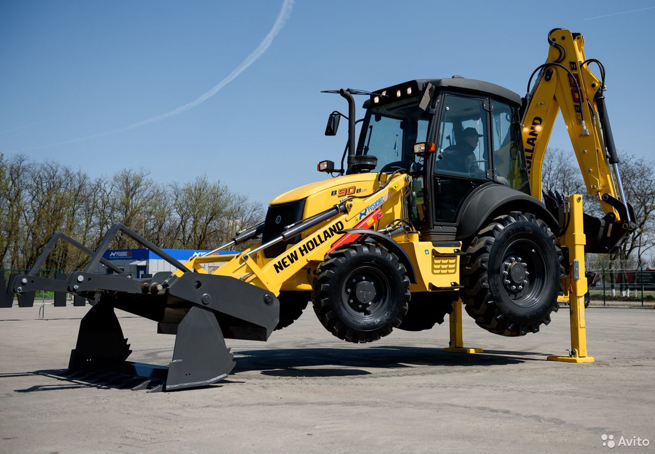 Экскаватор-погрузчик New Holland B80B