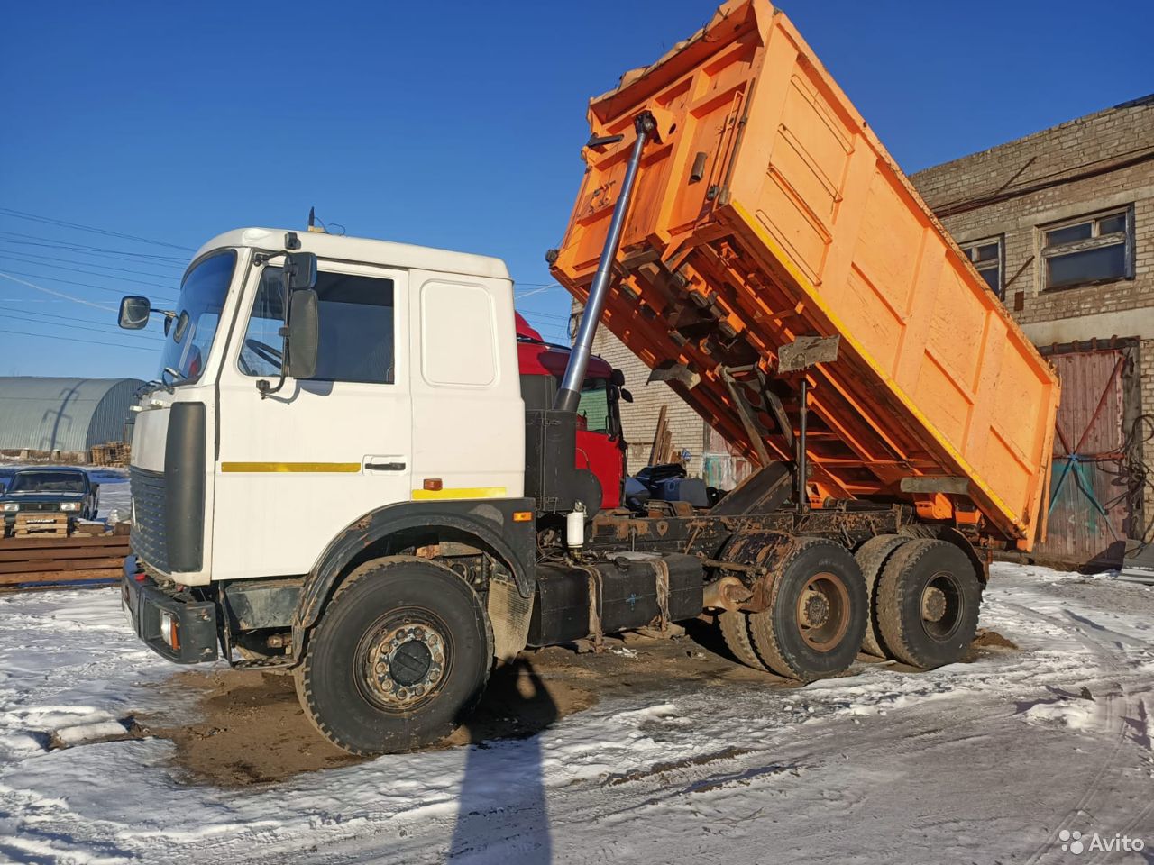 Самосвал МАЗ 5516X5-481-000