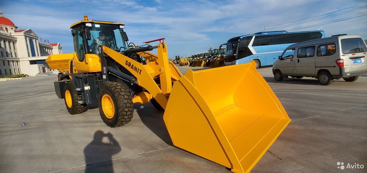 Фронтальный погрузчик Granit 930