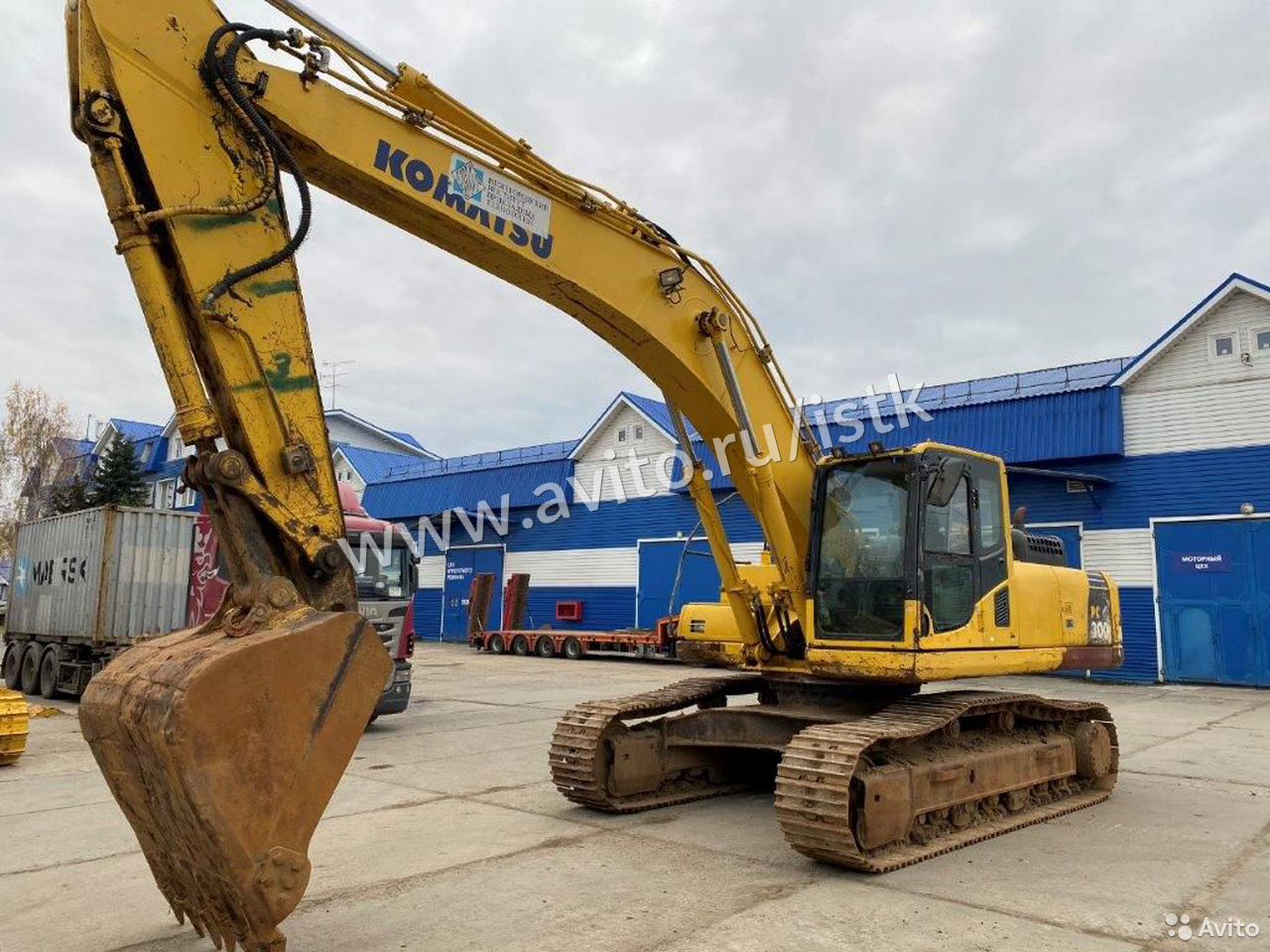 Гусеничный экскаватор Komatsu PC300-8