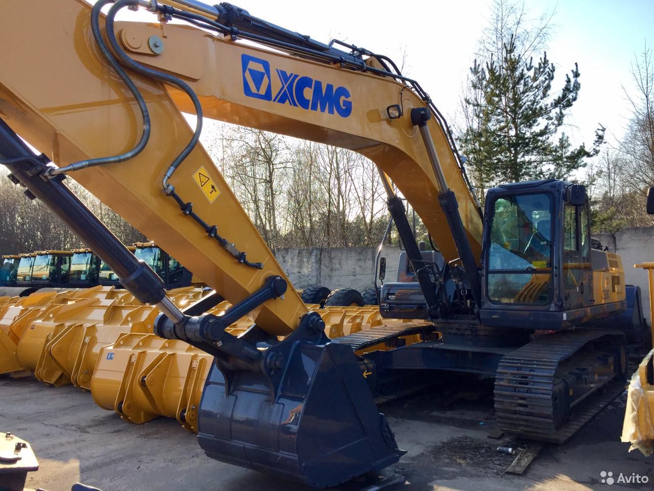 Гусеничный экскаватор XCMG XE335C