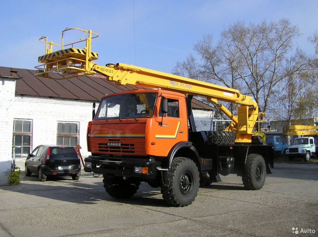 Автовышка КЭМЗ ПСС-131.22 на шасси КамАЗ