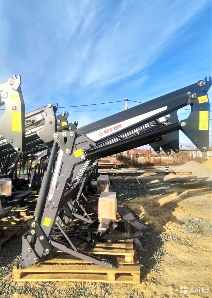 Навесной погрузчик (КУН) Metal-Fach T-229