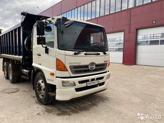 Самосвал Hino