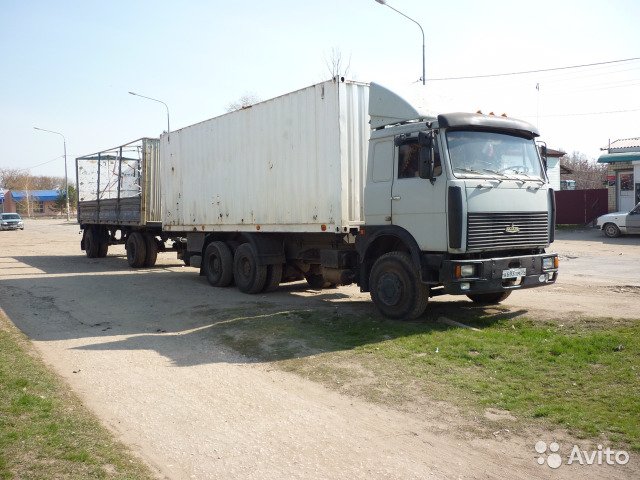 Контейнеровоз МАЗ 6303-020
