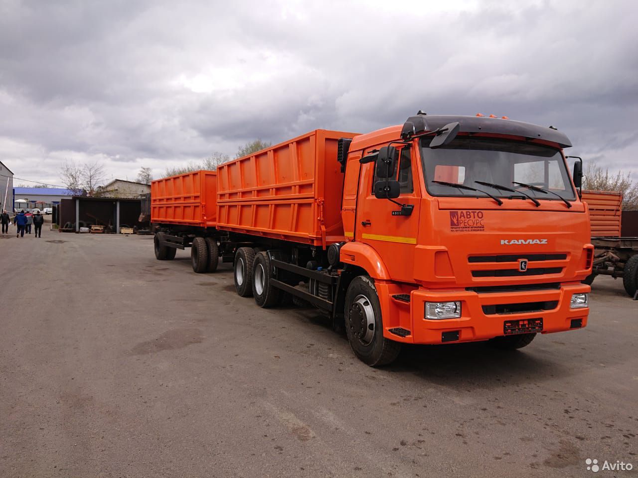 Самосвал КамАЗ 3524