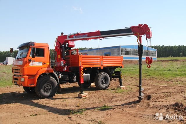 Бурильно-крановая машина Taurus 055A на шасси КамАЗ
