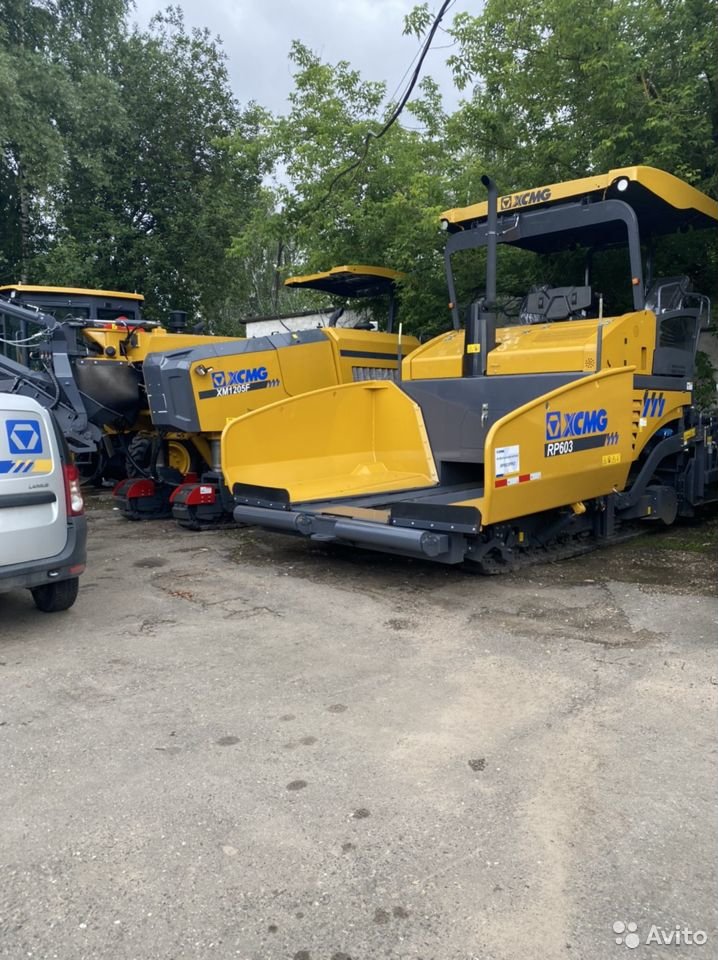 Асфальтоукладчик XCMG RP603