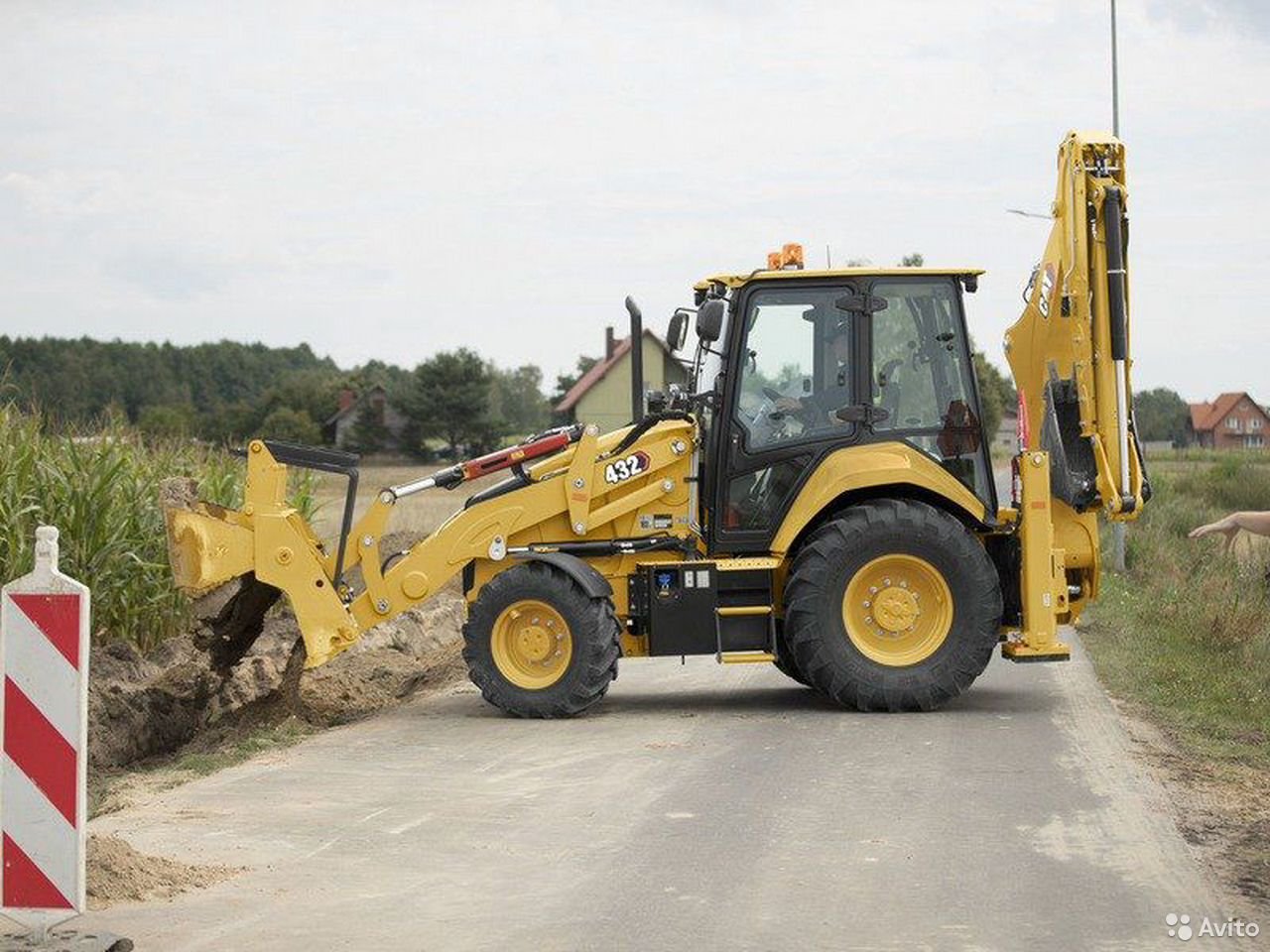Экскаватор-погрузчик Caterpillar 432