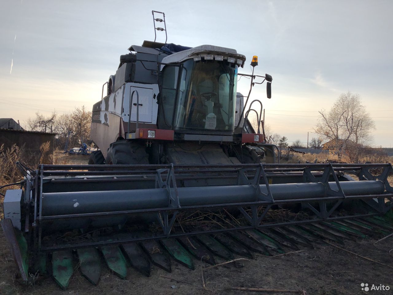 Зерноуборочный комбайн Ростсельмаш ACROS 530