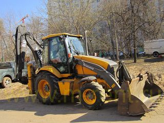 Экскаватор-погрузчик Volvo BL61