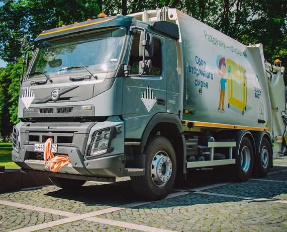 Новый двухкамерный мусоровоз Volvo