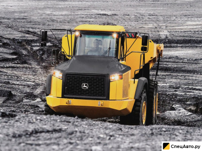 Самосвал с шарнирно-сочлененной рамой John Deere 370E