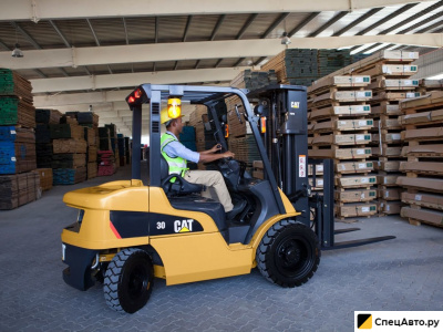 Вилочный погрузчик Caterpillar DP30NT